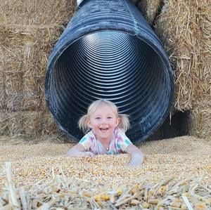 Meet your Posher, Dakota